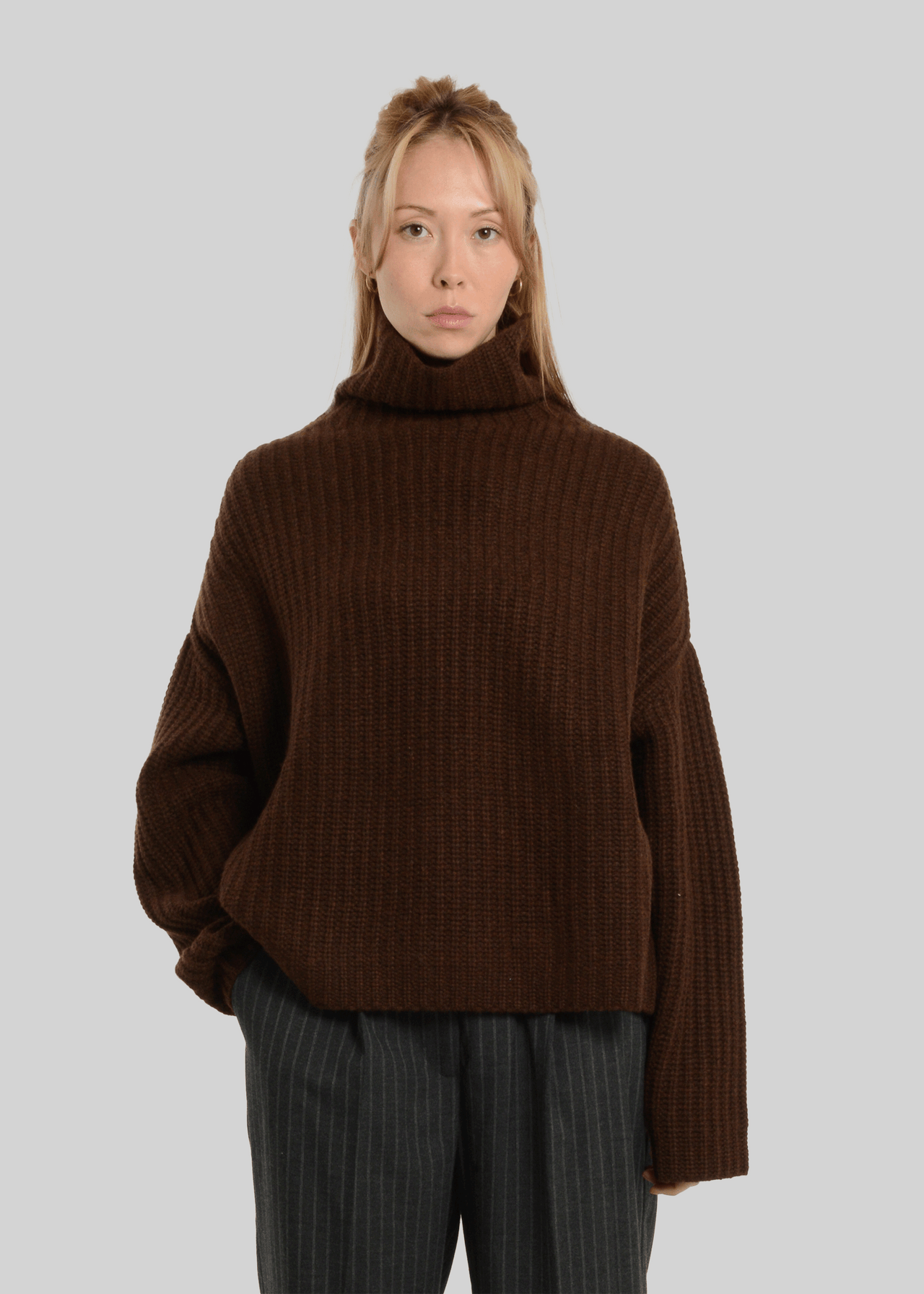 100% CASHMERE BOXY TURTLENECK