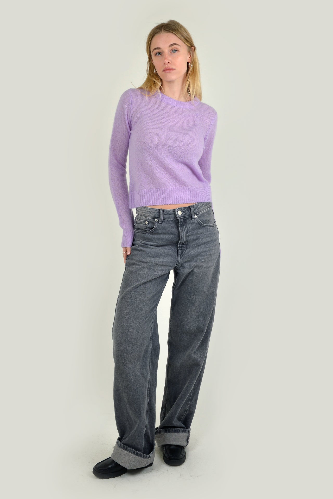 CASHMERE & SILK FITTED CREW-NECK
