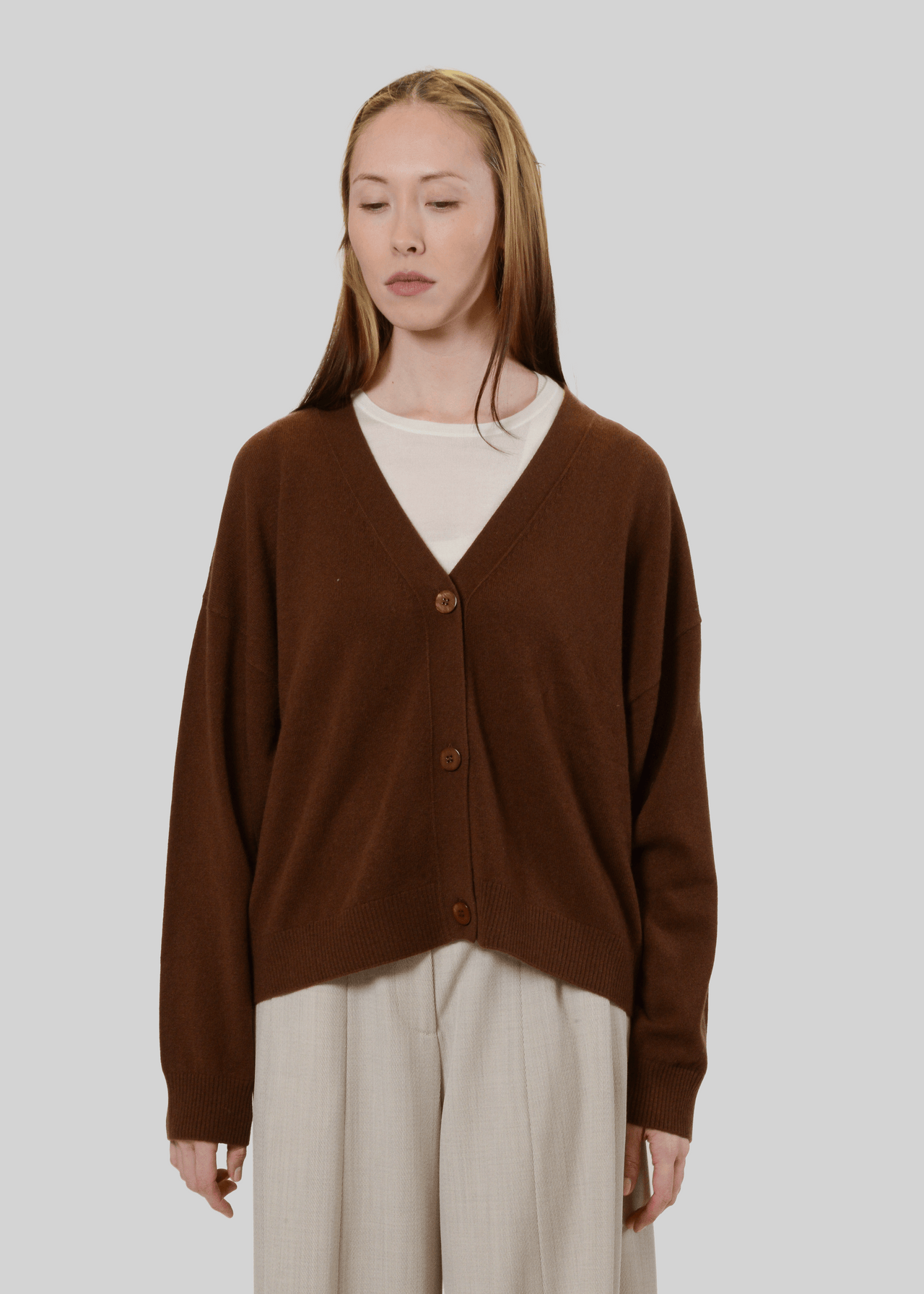 100% CASHMERE V-NECK CARDIGAN