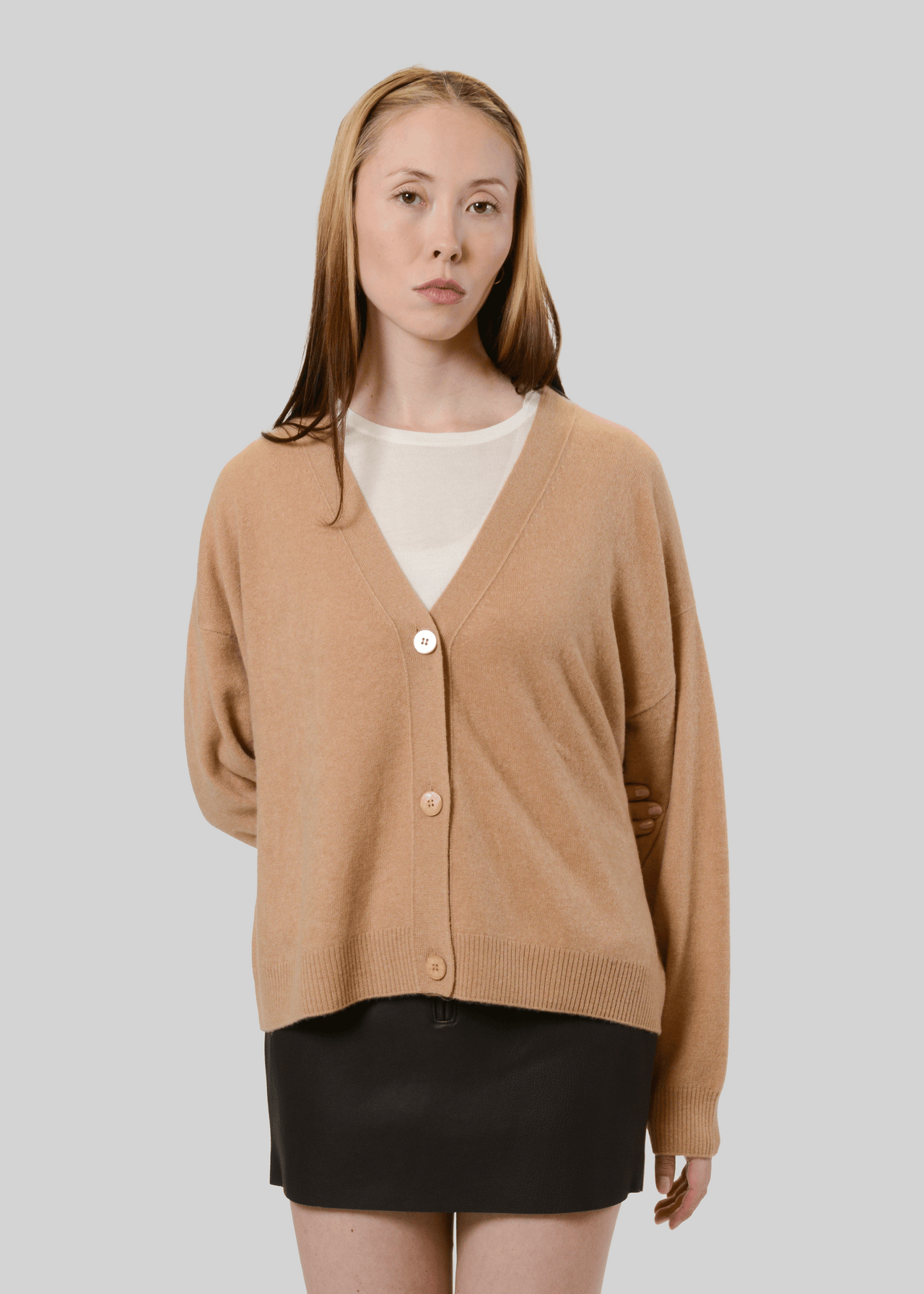 100% CASHMERE V-NECK CARDIGAN