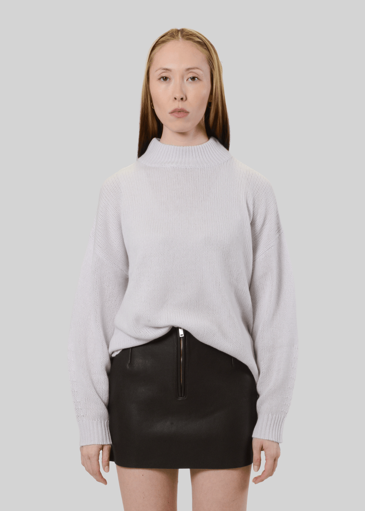 100% CASHMERE HIGH-NECK SWEATER