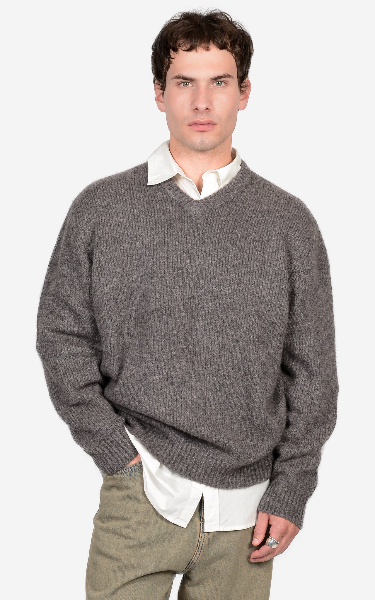 MERINO-WOOL & CASHMERE V-NECK