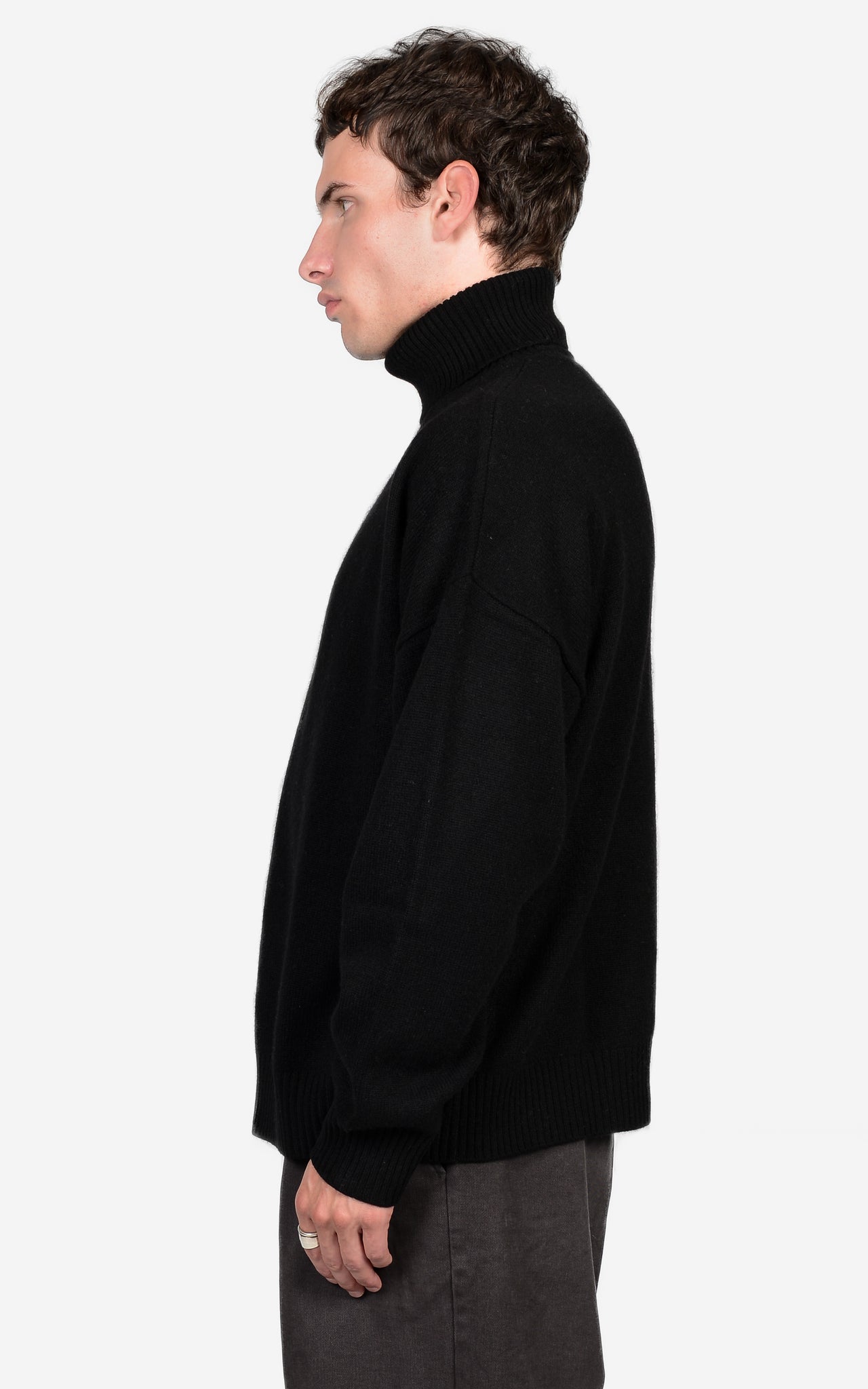 100% CASHMERE BOXY TURTLENECK