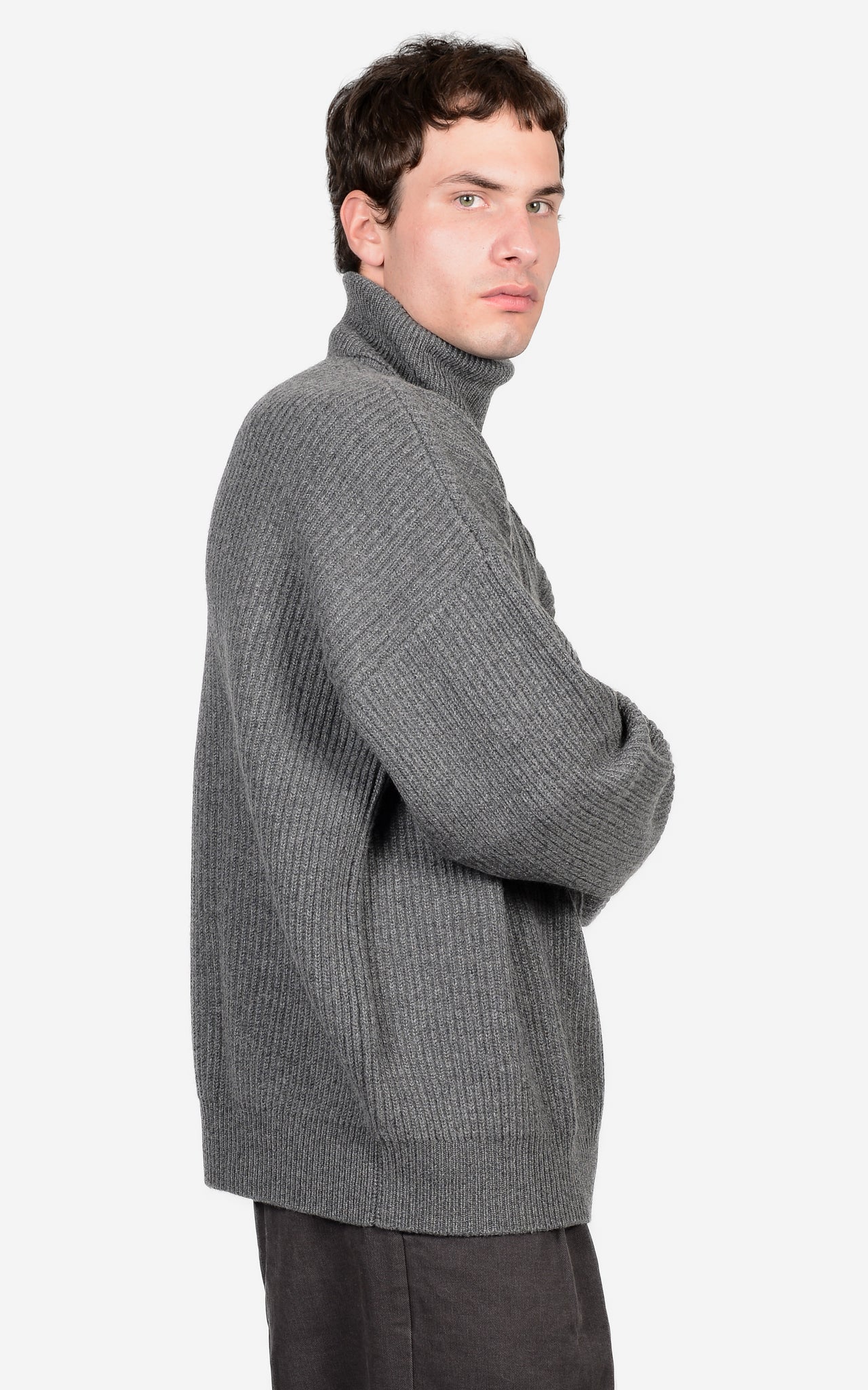 100% CASHMERE RIB-KNIT TURTLENECK