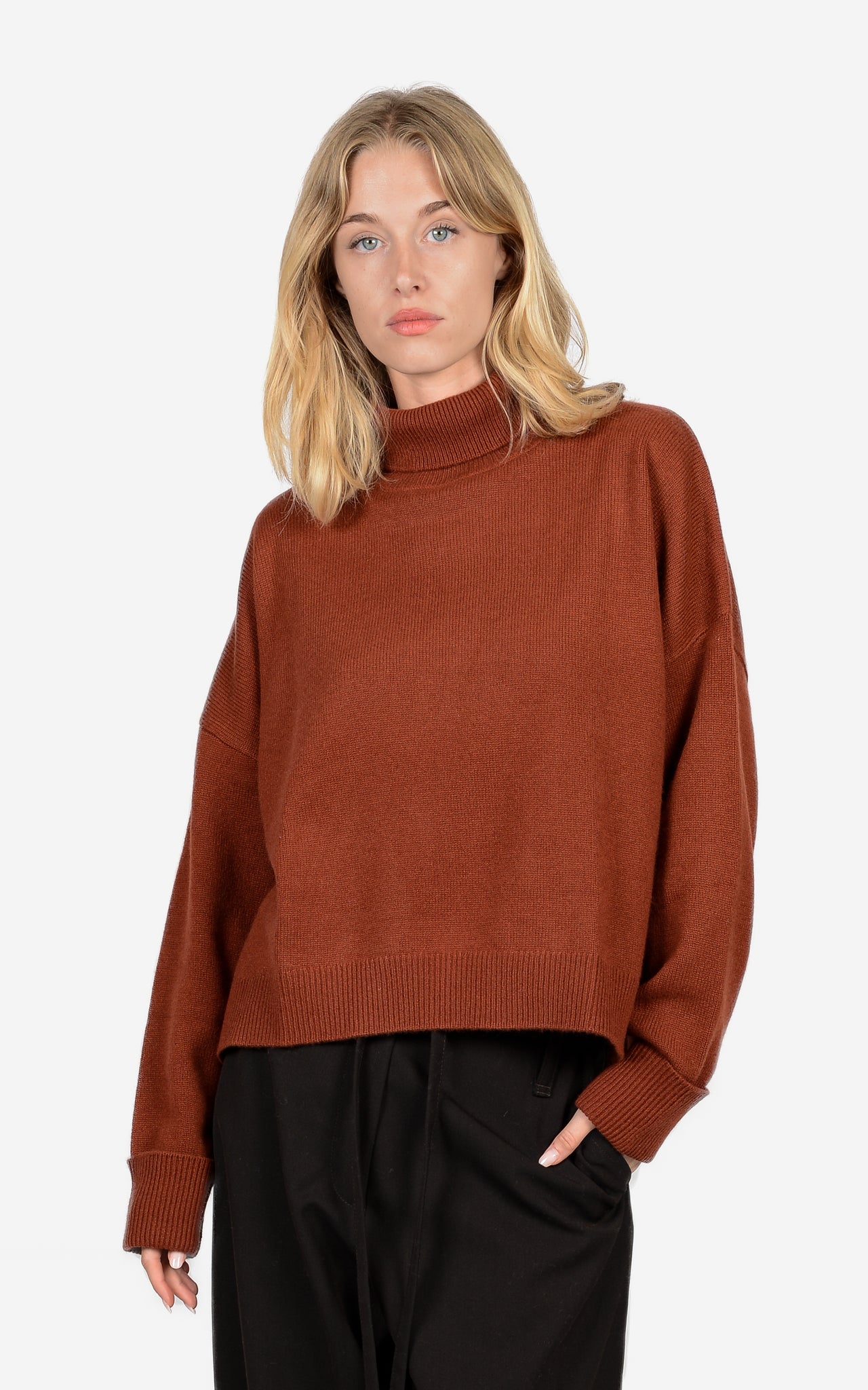 100% CASHMERE TURTLENECK