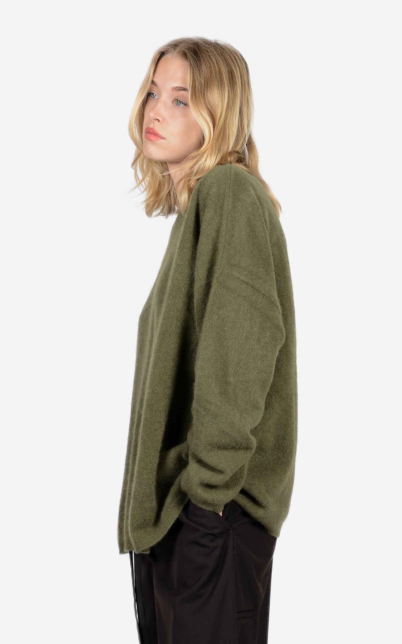 100% CASHMERE BRUSHED CREW-NECK