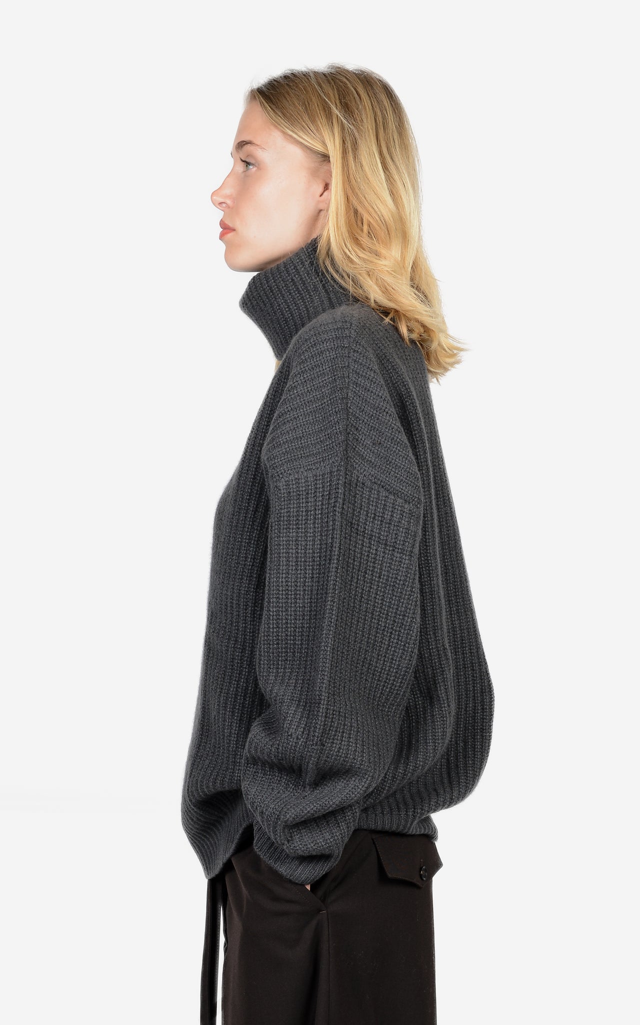 100% CASHMERE RIB-KNIT TURTLENECK