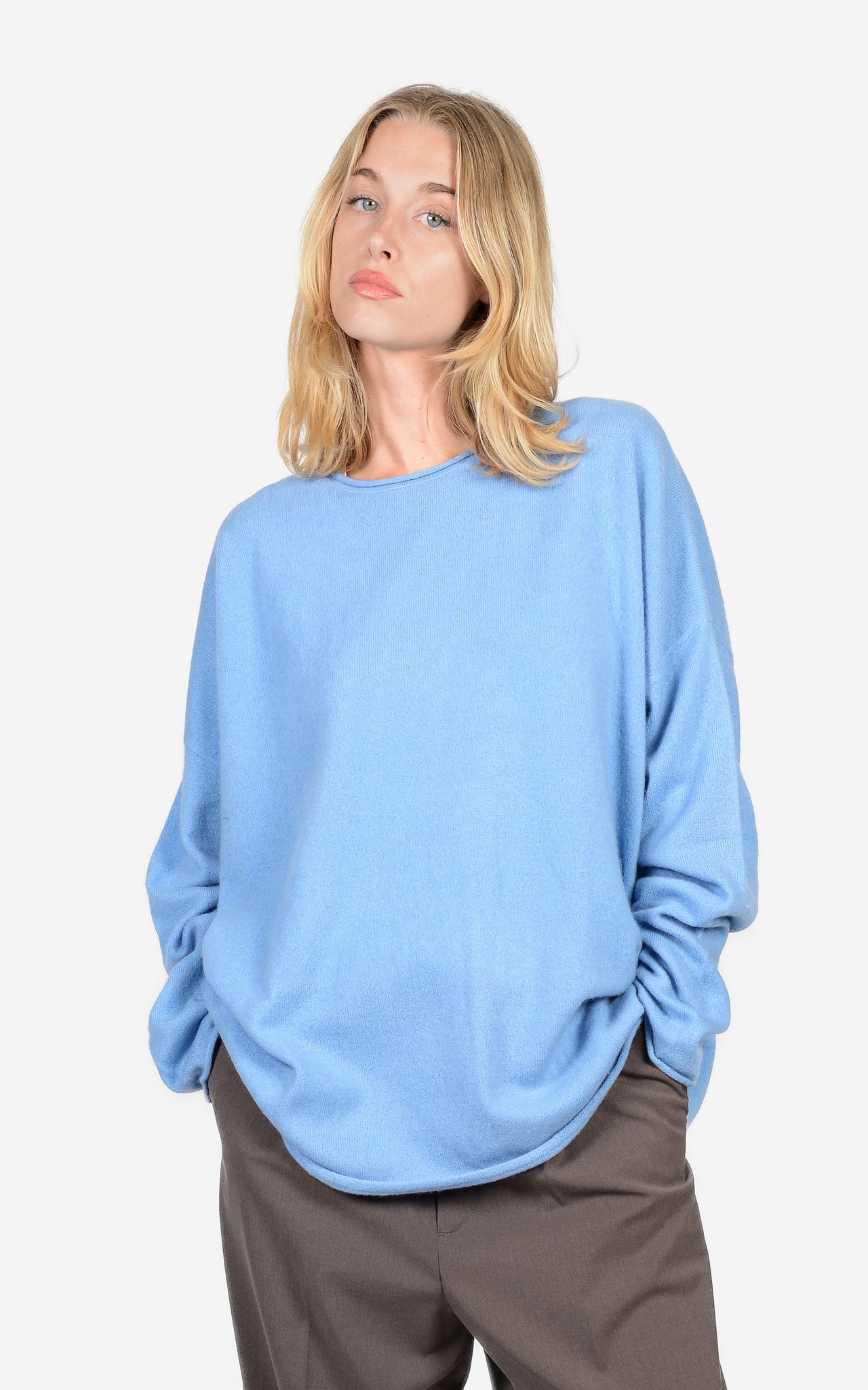 100% CASHMERE OVERWASHED ROLL-EDGE CREW