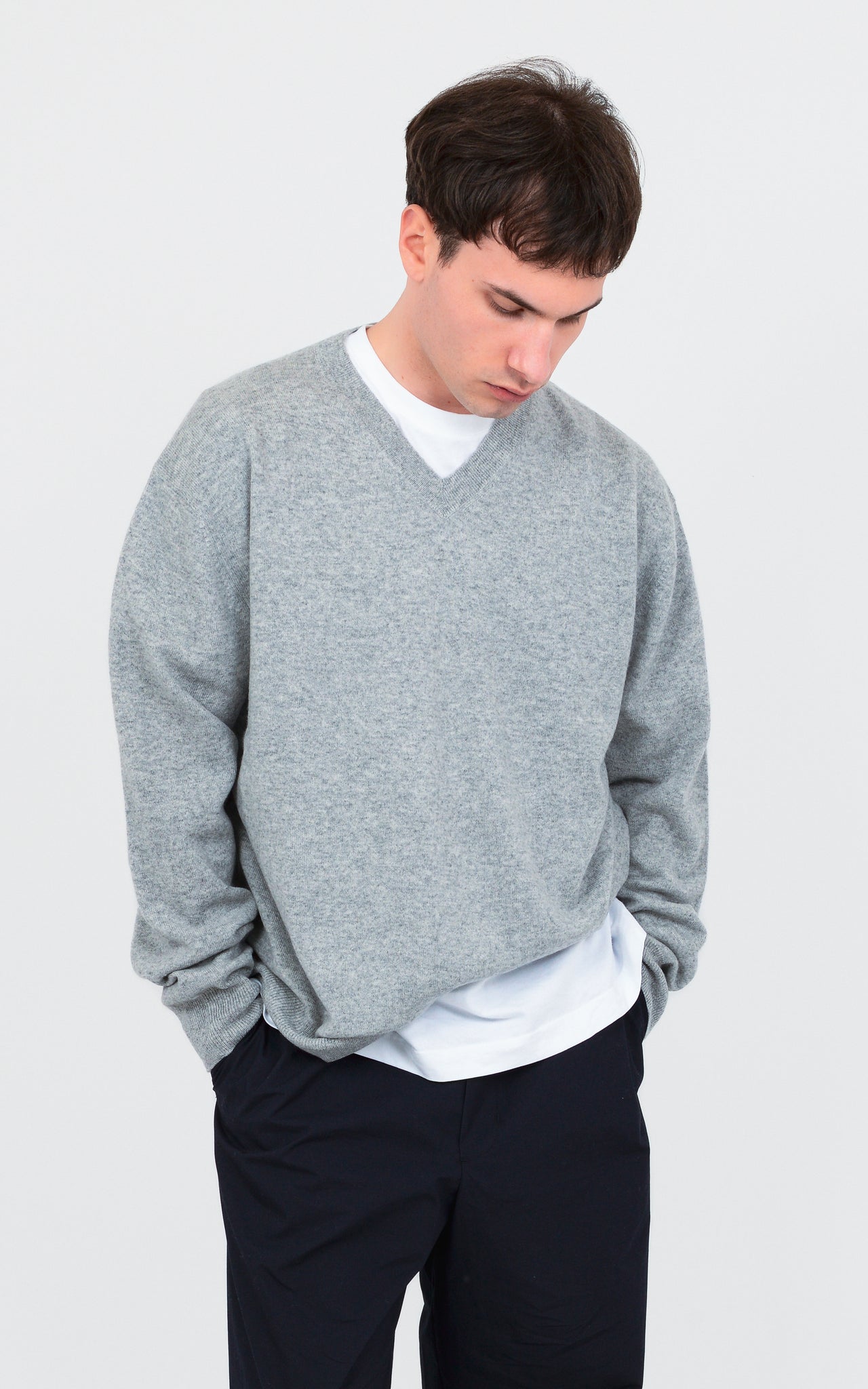 V-NECK 100% FINE CASHMERE