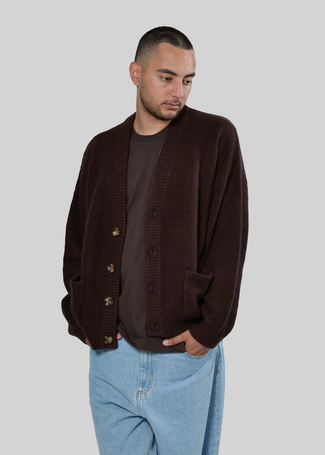 MERINO-WOOL / CASHMERE V-NECK CARDIGAN