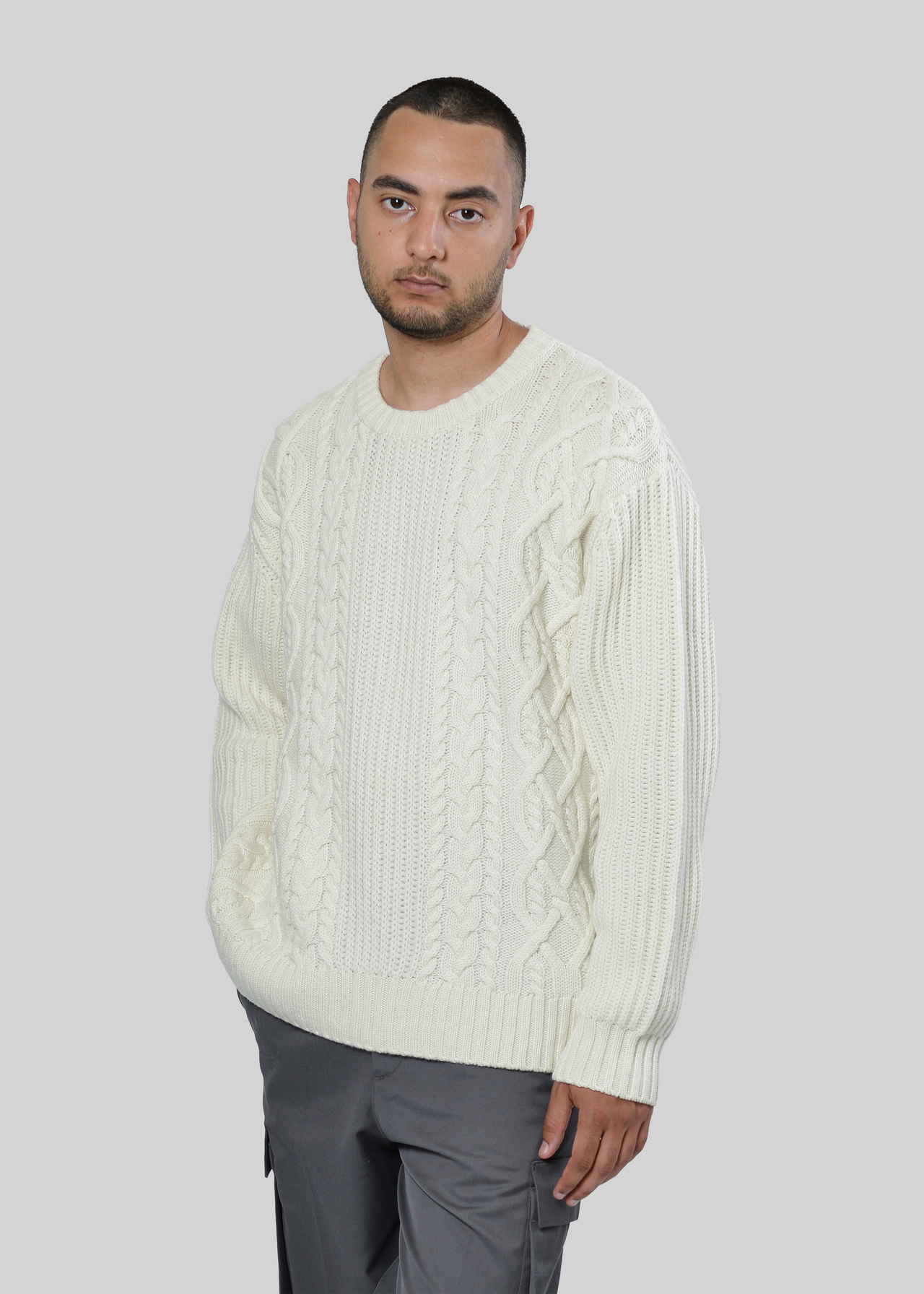 MERINO-WOOL / CASHMERE CABLE-KNIT CREW-NECK