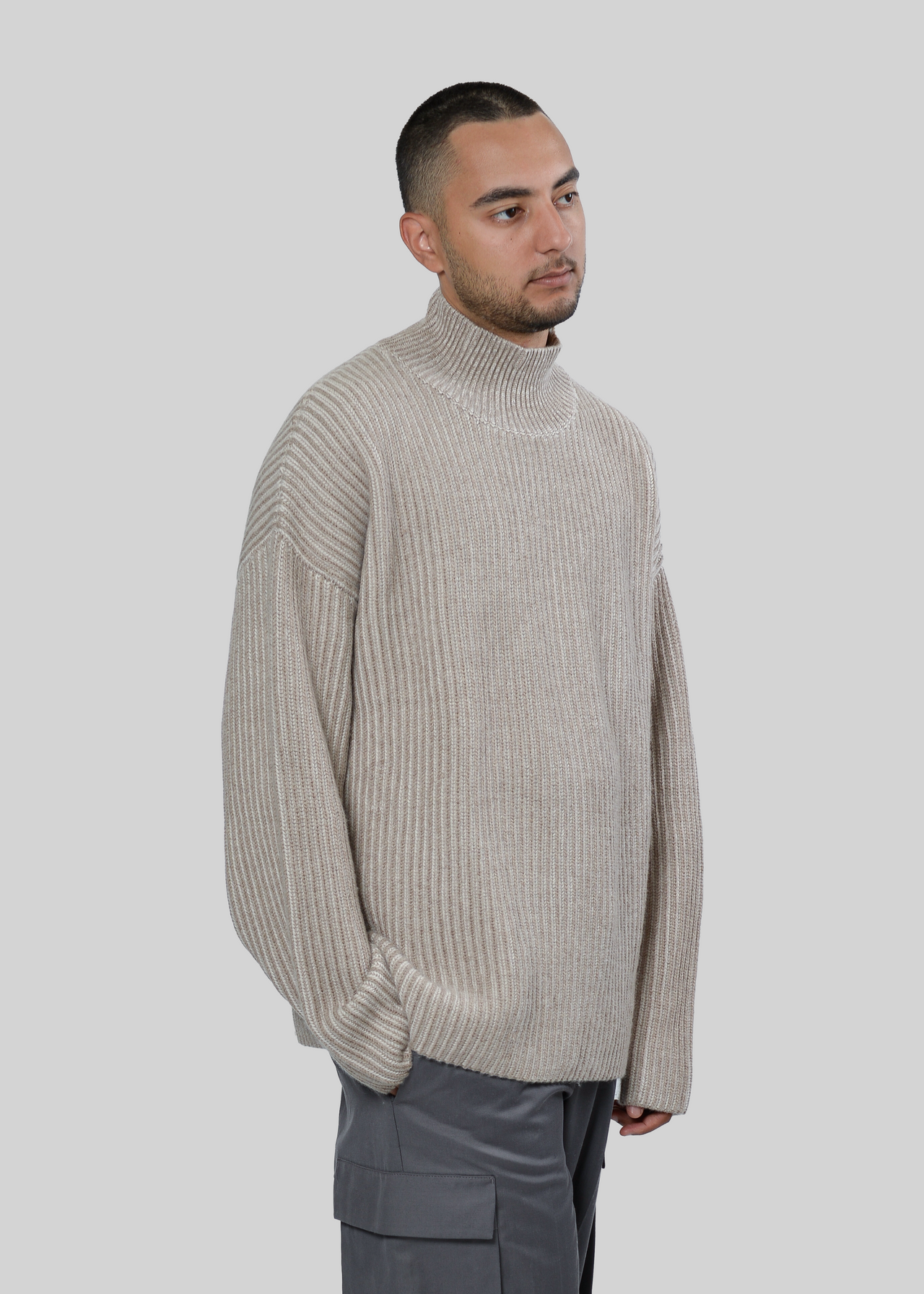 MERINO-WOOL / CASHMERE TWO TONE STAND-UP COLLAR