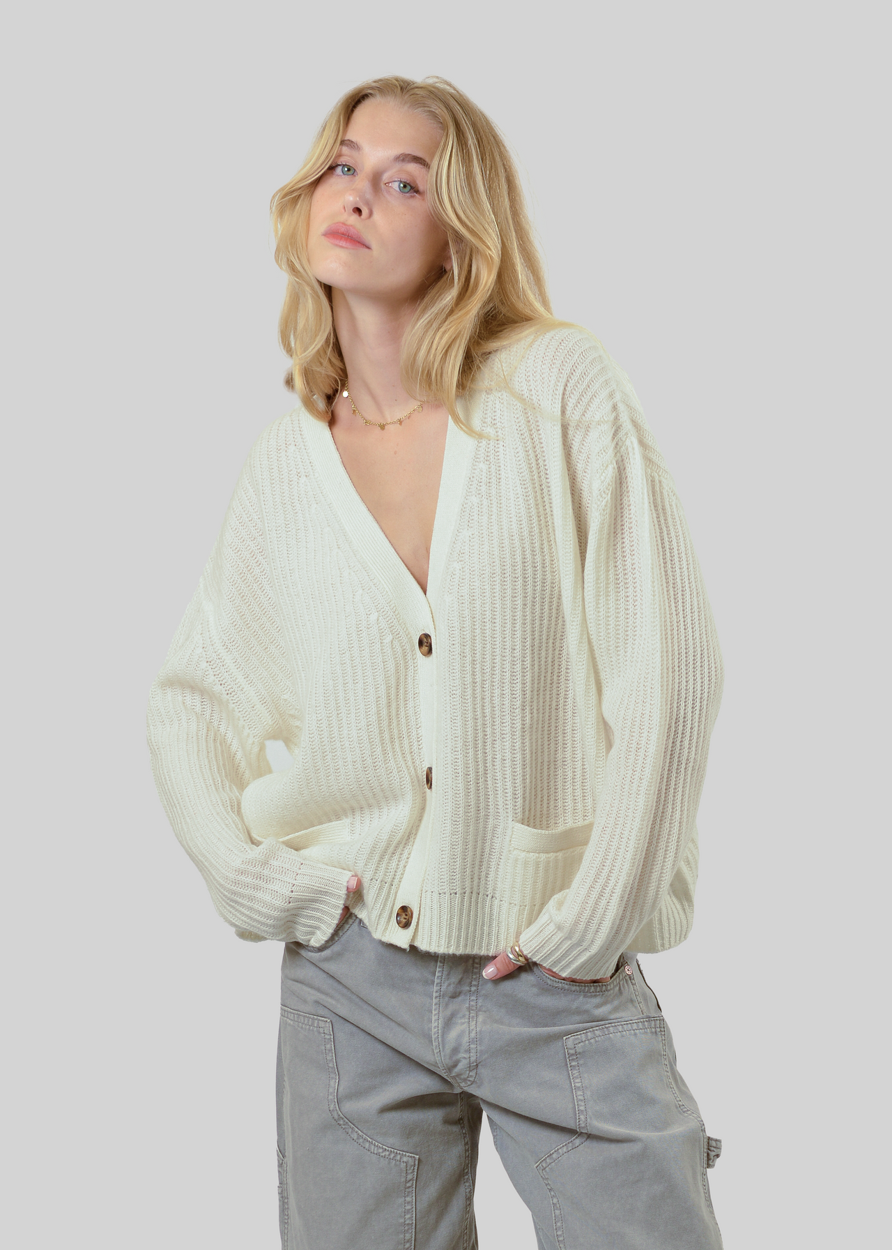 100% CASHMERE V-NECK CARDIGAN