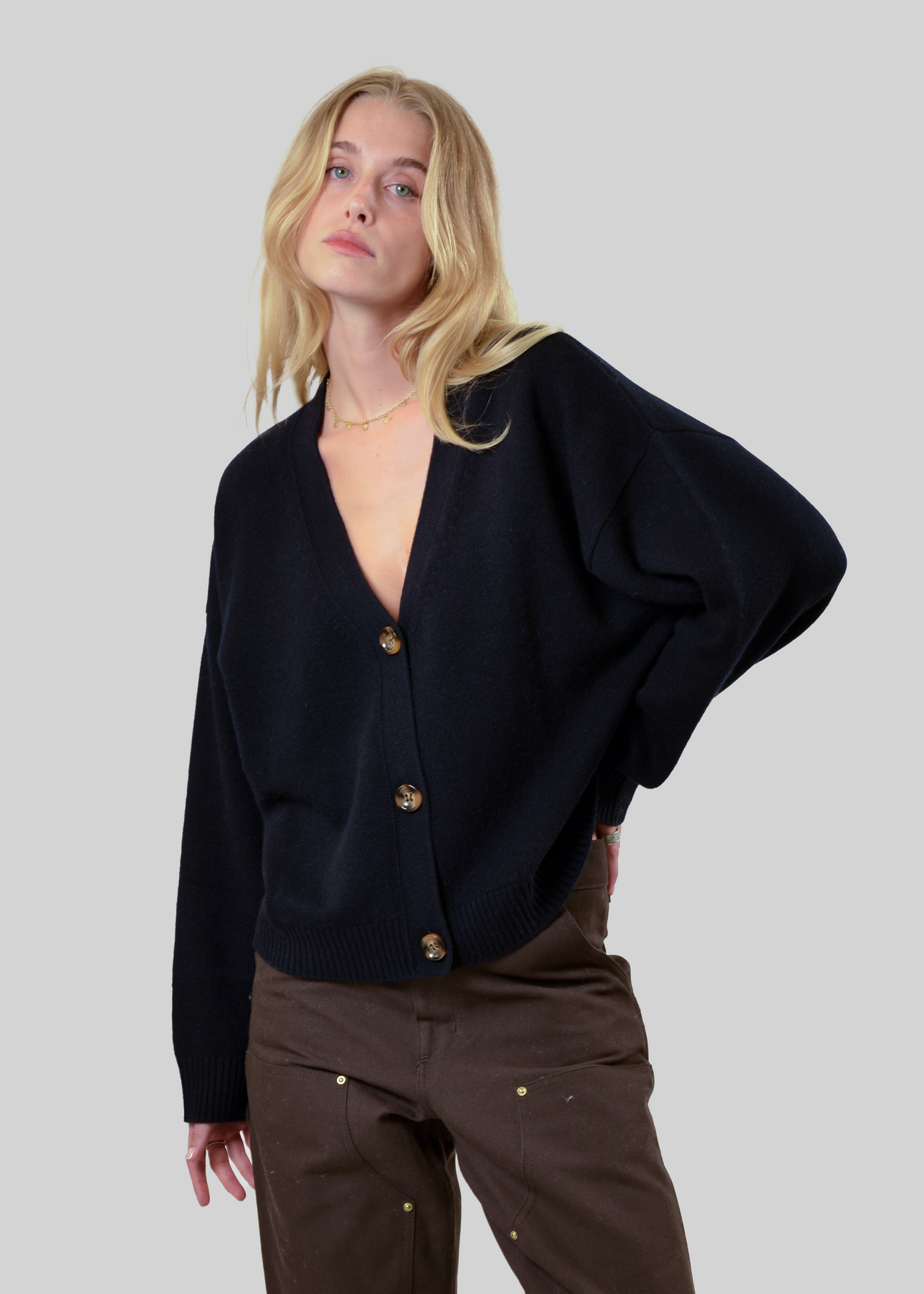 100% CASHMERE V-NECK CARDIGAN