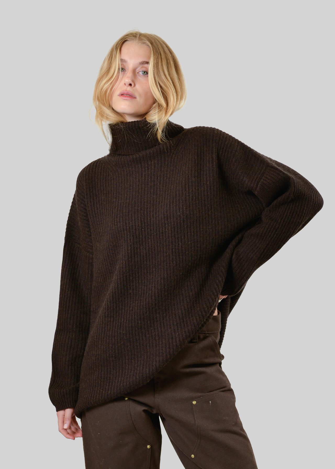 MERINO-WOOL / CASHMERE OVERSIZED RIB-KNIT TURTLENECK